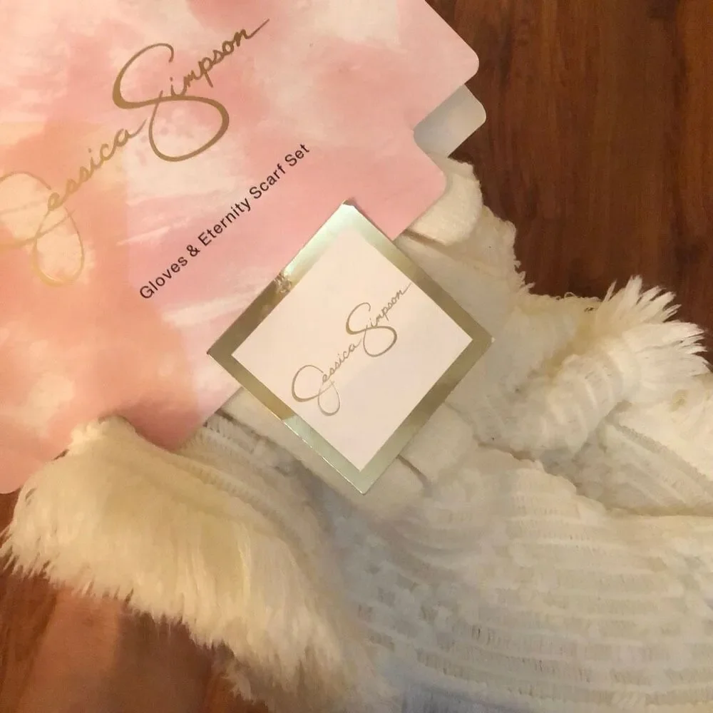NWT Jessica Simpson, off-white gloves and eternity scarf set